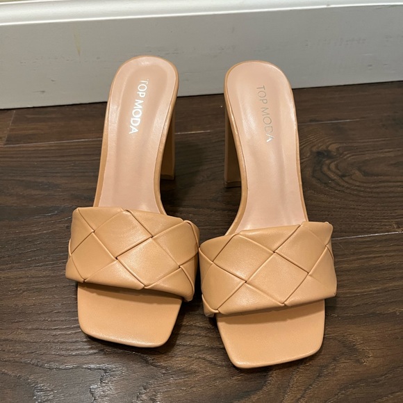 Top Moda Tan Heels Square Toe - Picture 1 of 3